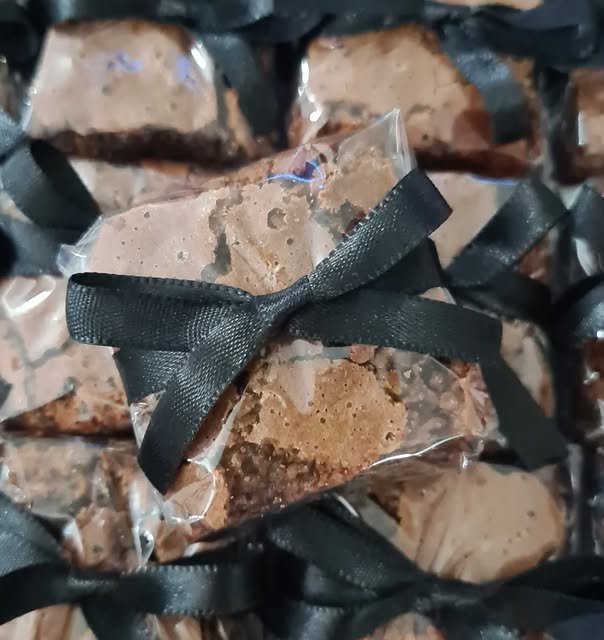Brownie com laço preto